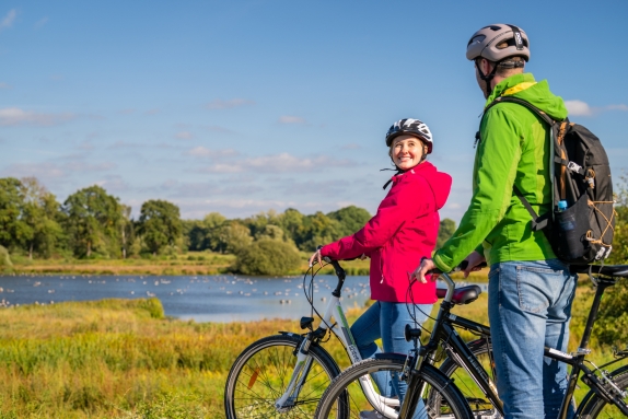 Radfahren am Steinhorster Becken bei Delbrück © Teutoburger Wald Tourismus / Dominik Ketz